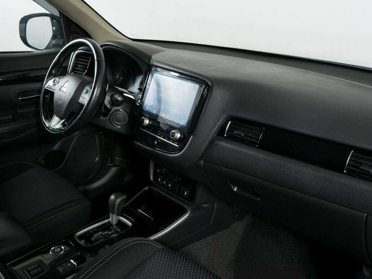 Mitsubishi Outlander 2021 года с пробегом. Фото: #8