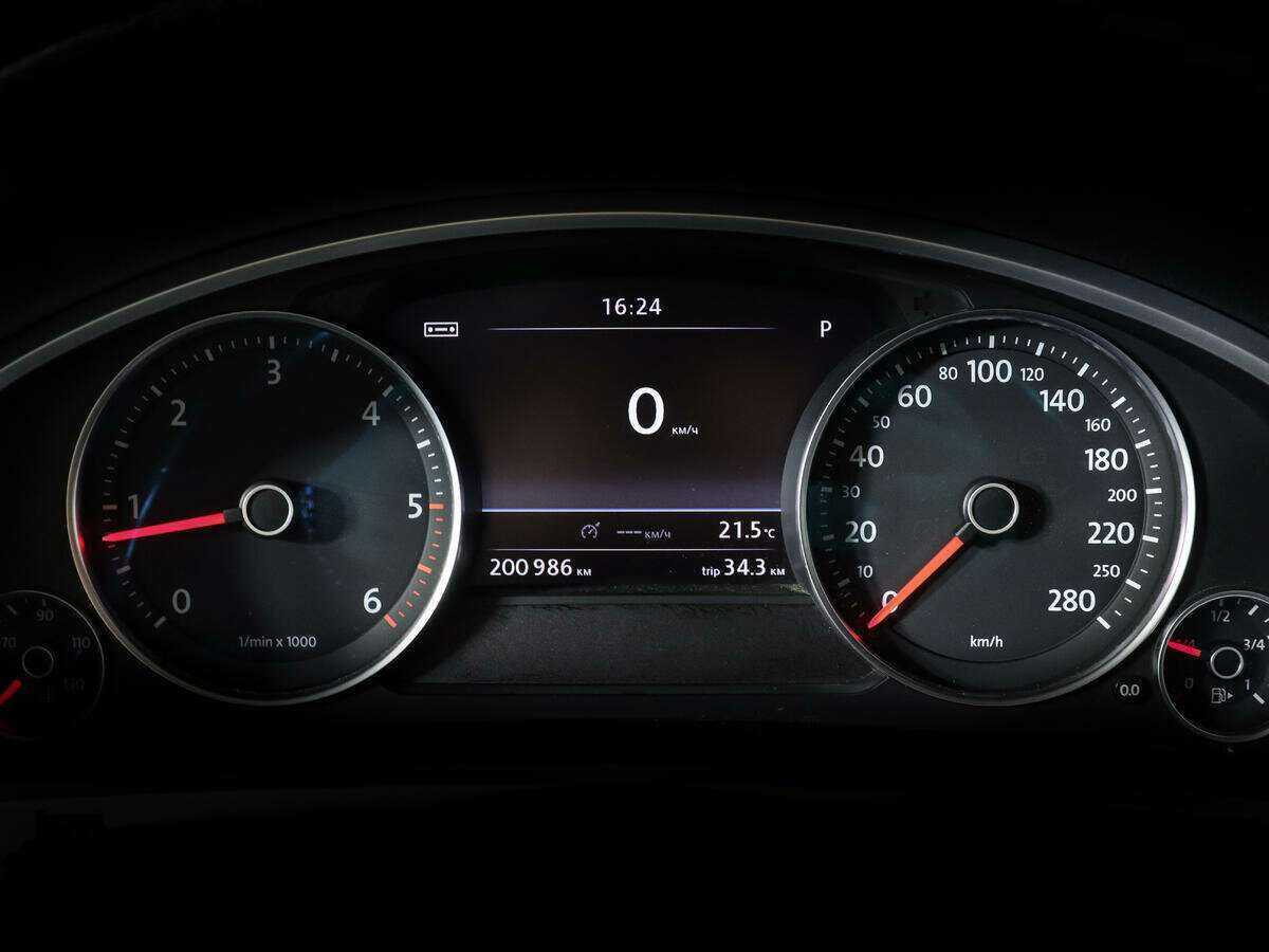 Б/У Фольксваген Туарег 2012 года. Фото: #10