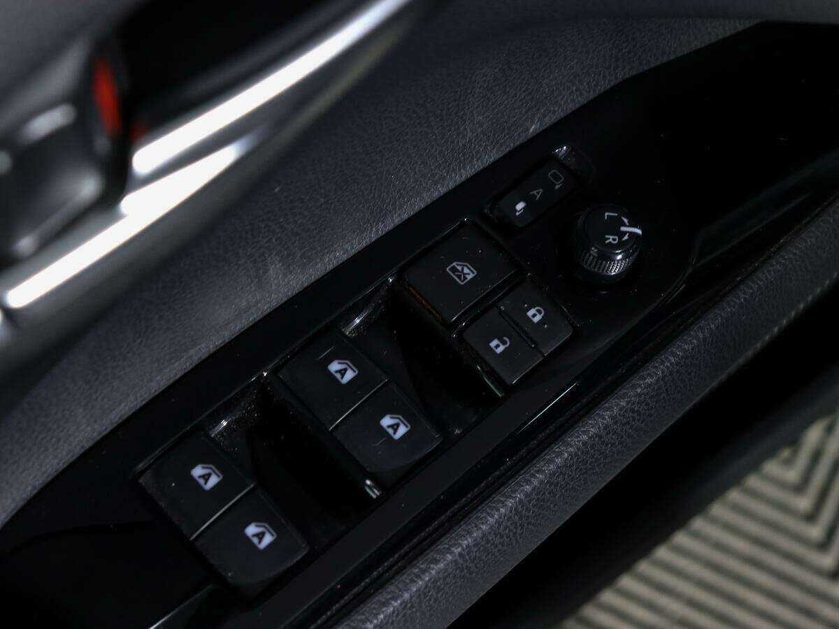 Б/У Тойота Камри 2021 года. Фото: #14