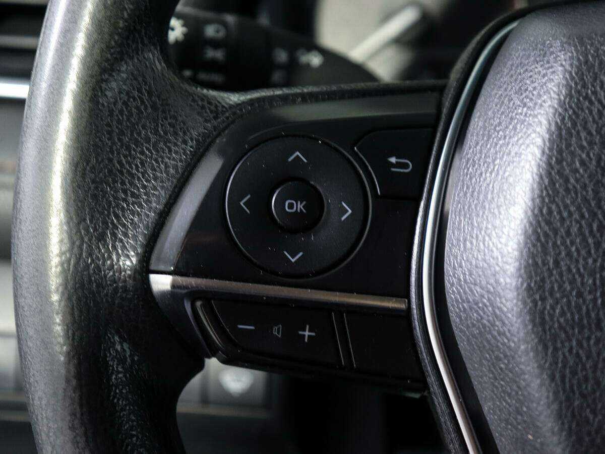 Б/У Тойота Камри 2021 года. Фото: #15