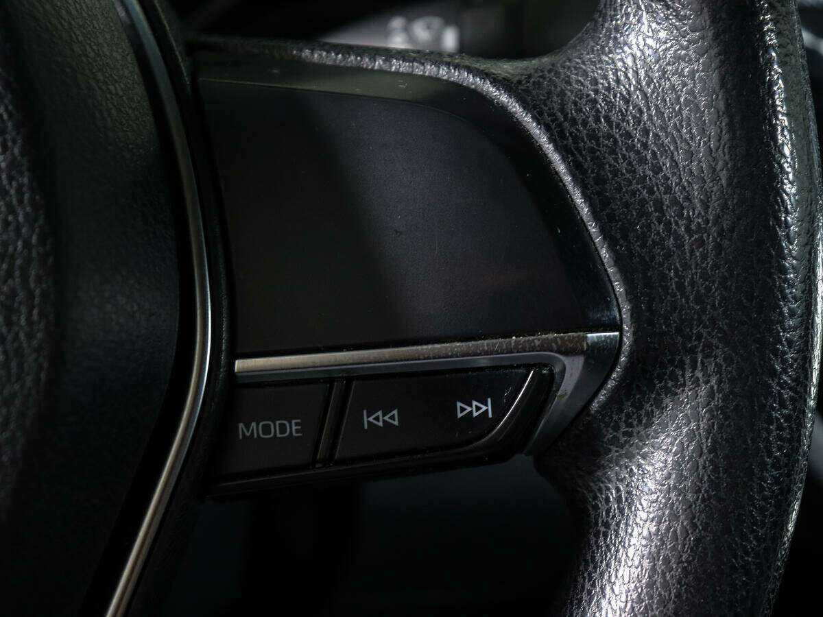 Б/У Тойота Камри 2021 года. Фото: #16