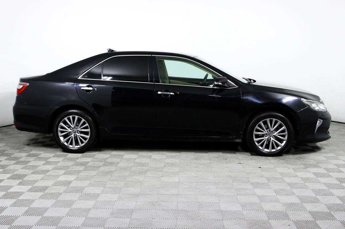 Б/У Тойота Камри 2017 года. Фото: #3