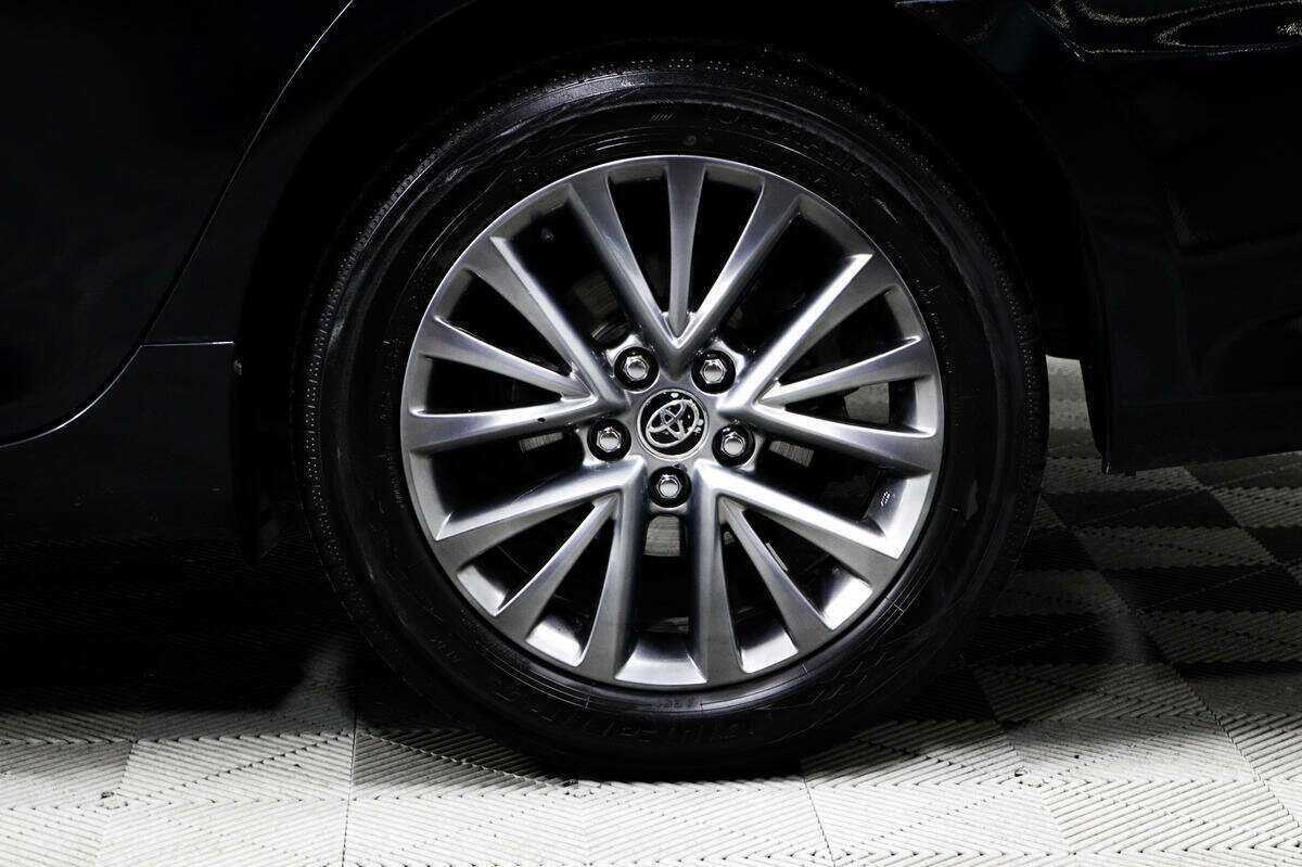 Б/У Тойота Камри 2017 года. Фото: #13