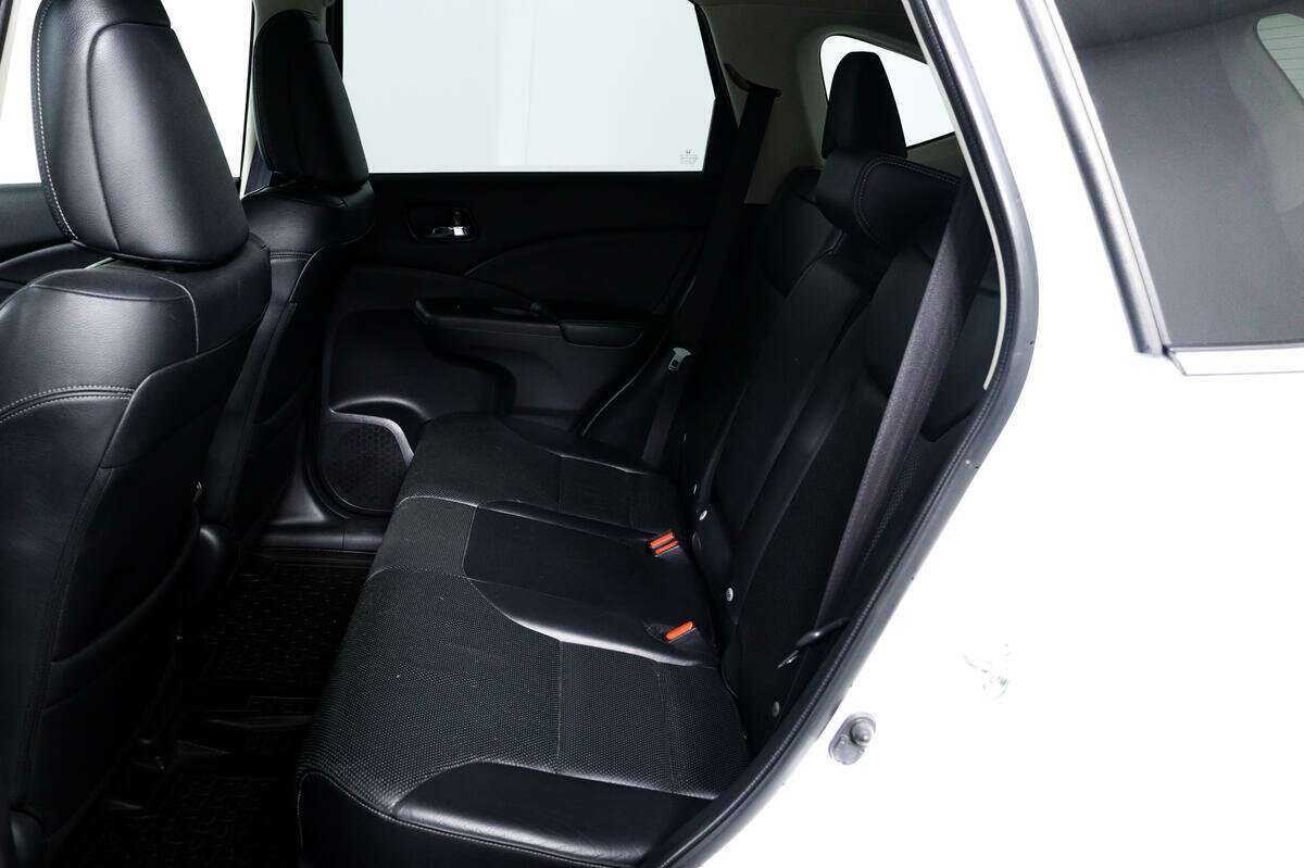 Б/У Хонда ЦР-В 2016 года. Фото: #11