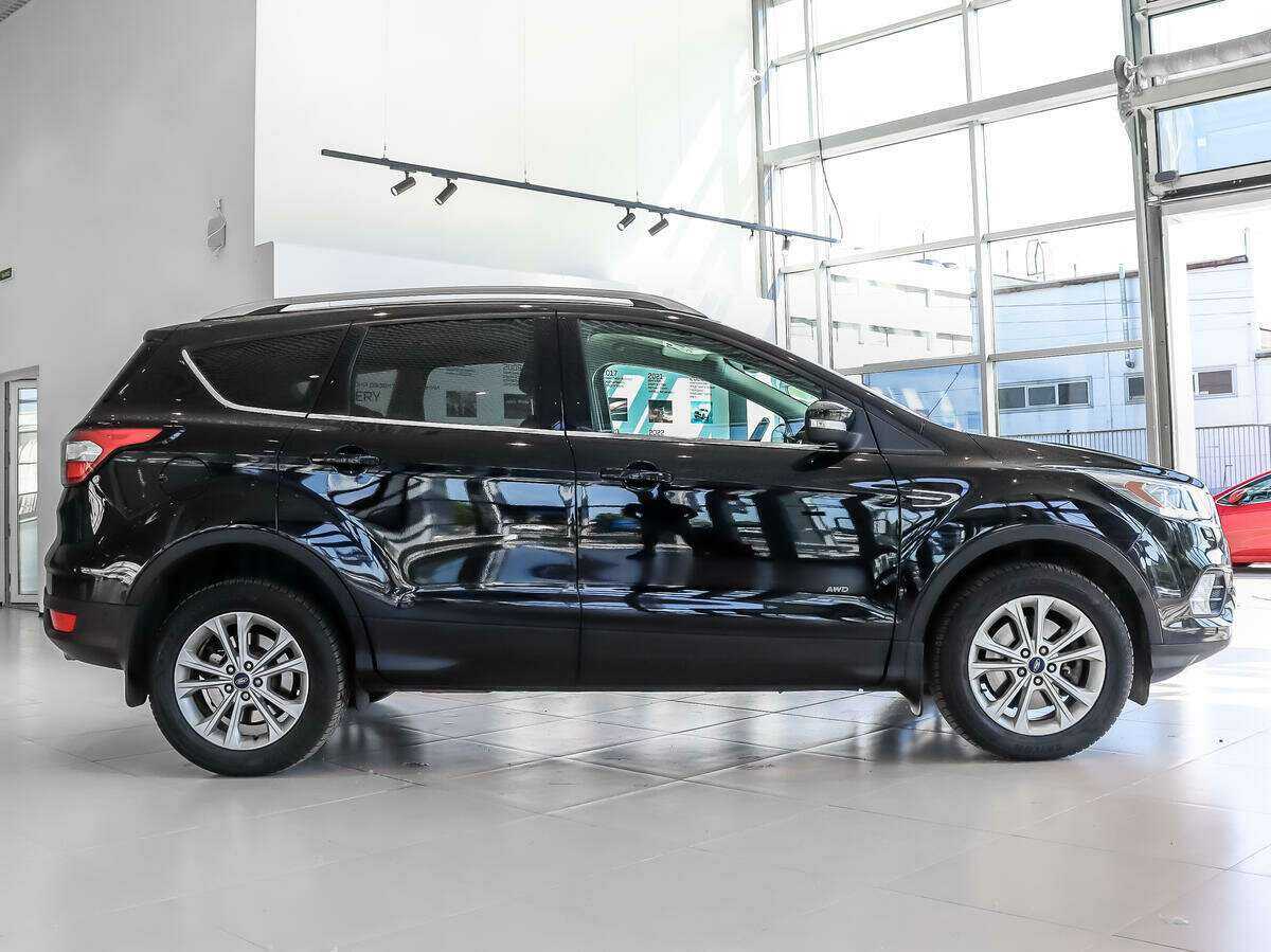 Ford Kuga 2016 года с пробегом. Фото: #3