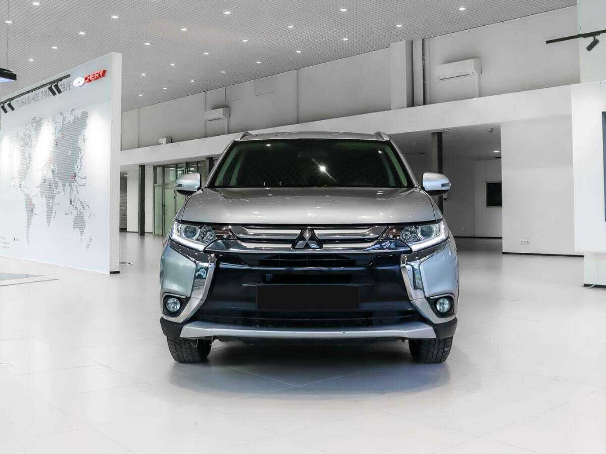 Mitsubishi Outlander 2016 года с пробегом. Фото: #1