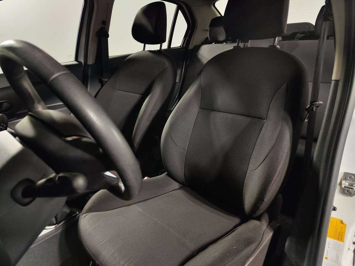 Б/У Рено Логан 2019 года. Фото: #5