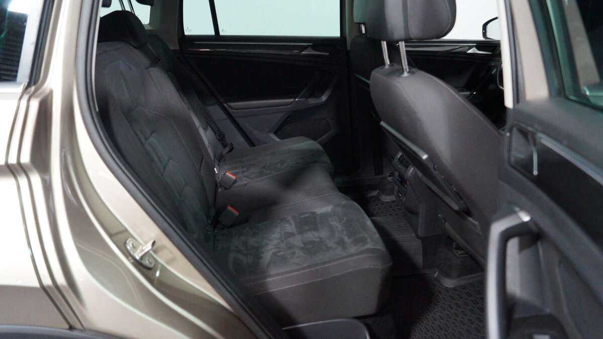 Б/У Фольксваген Тигуан 2018 года. Фото: #12