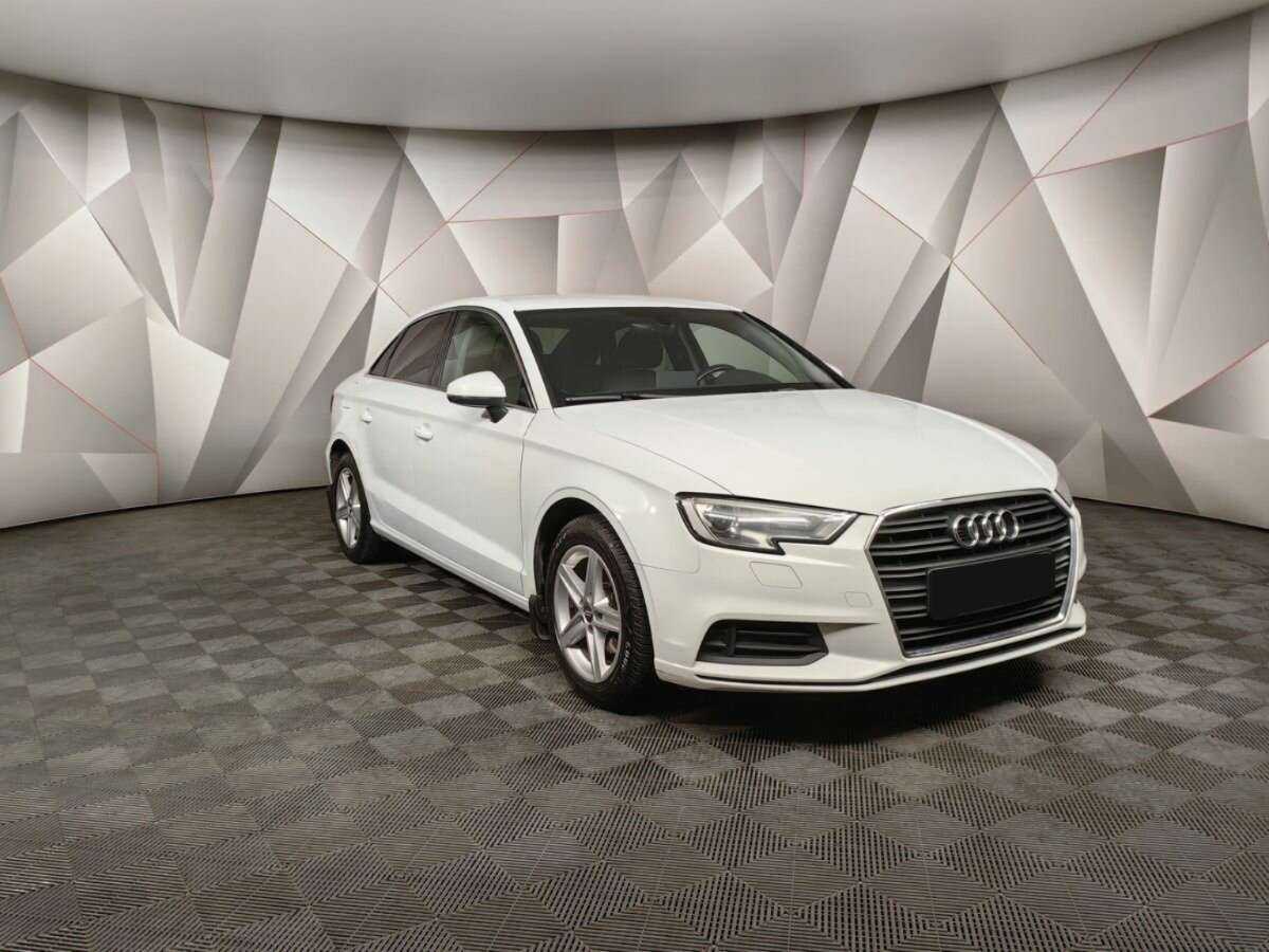 Audi A3 2019 года с пробегом. Фото: #2