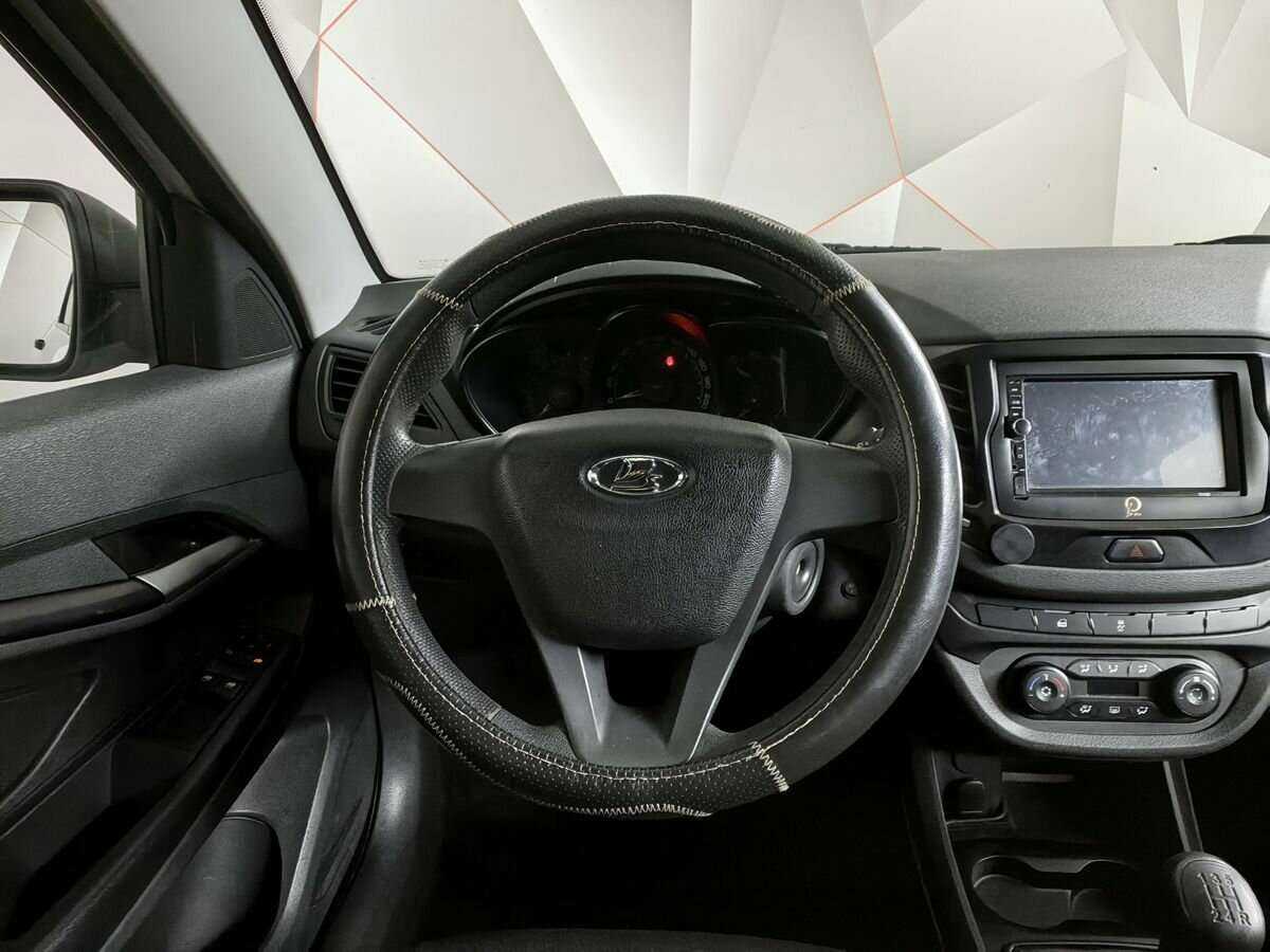 Lada (ВАЗ) Vesta 2017 года с пробегом. Фото: #14