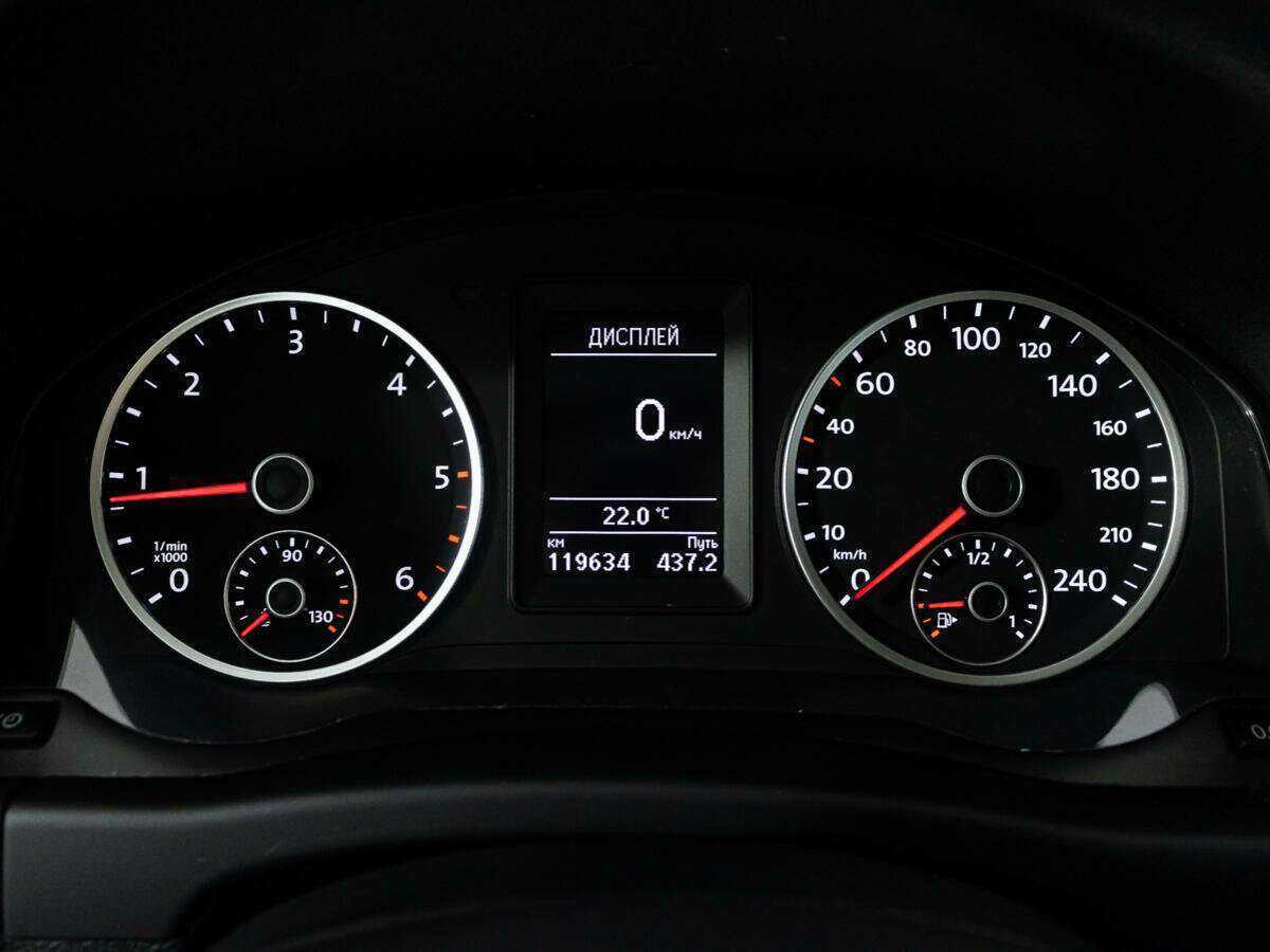 Б/У Фольксваген Тигуан 2015 года. Фото: #11