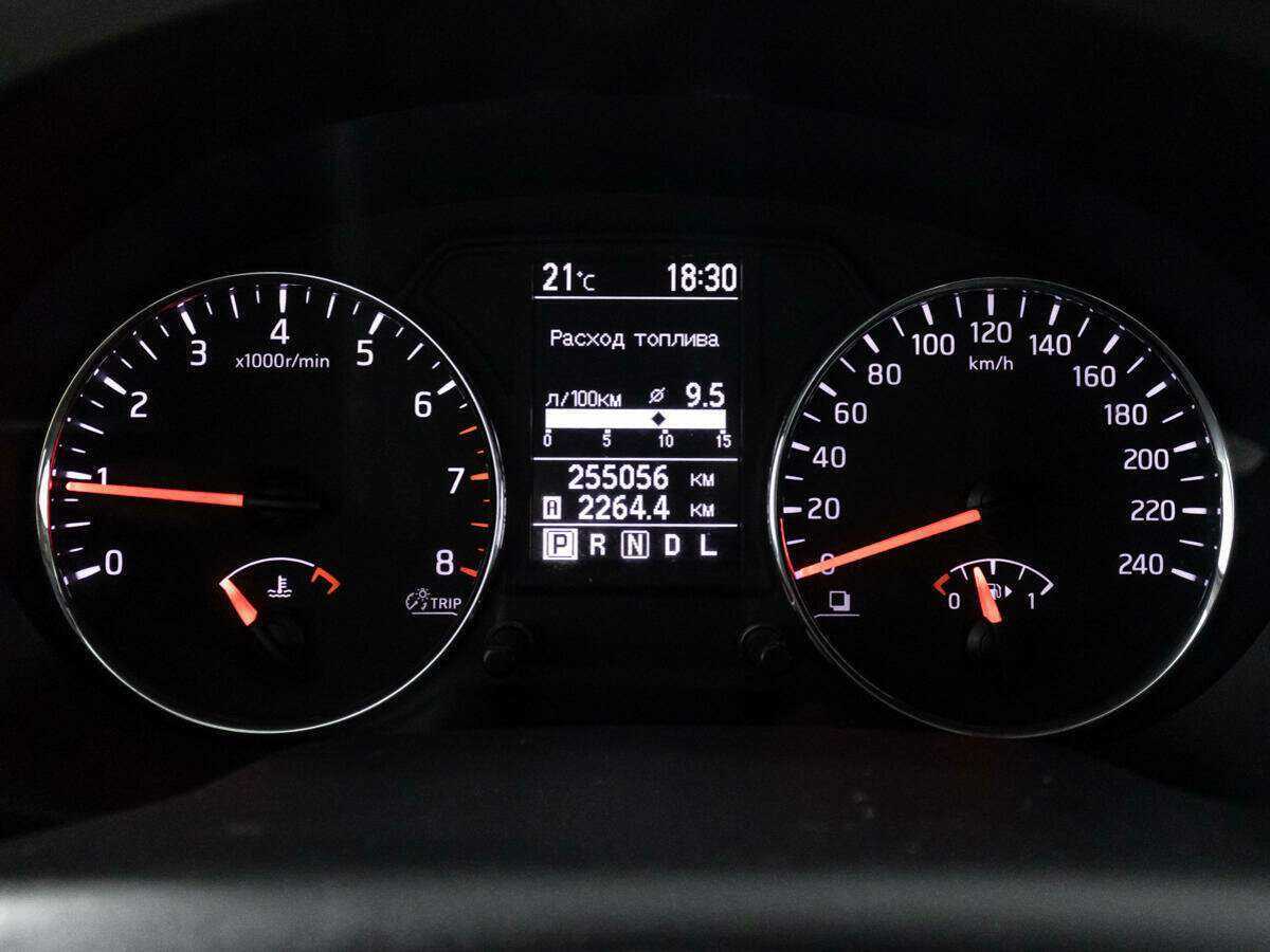 Б/У Ниссан Икс-Трейл 2013 года. Фото: #11