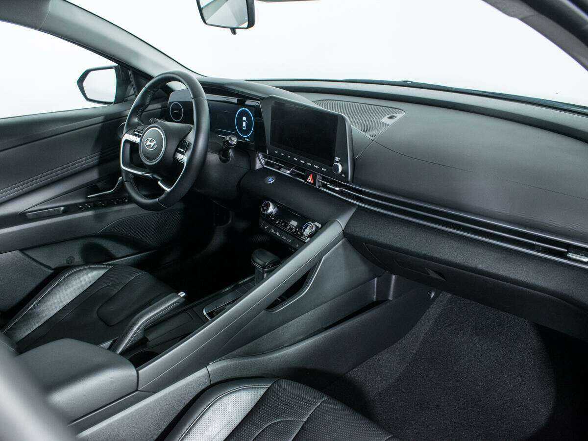 Hyundai Elantra 2023 года с пробегом. Фото: #8