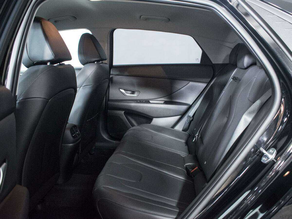 Hyundai Elantra 2023 года с пробегом. Фото: #9