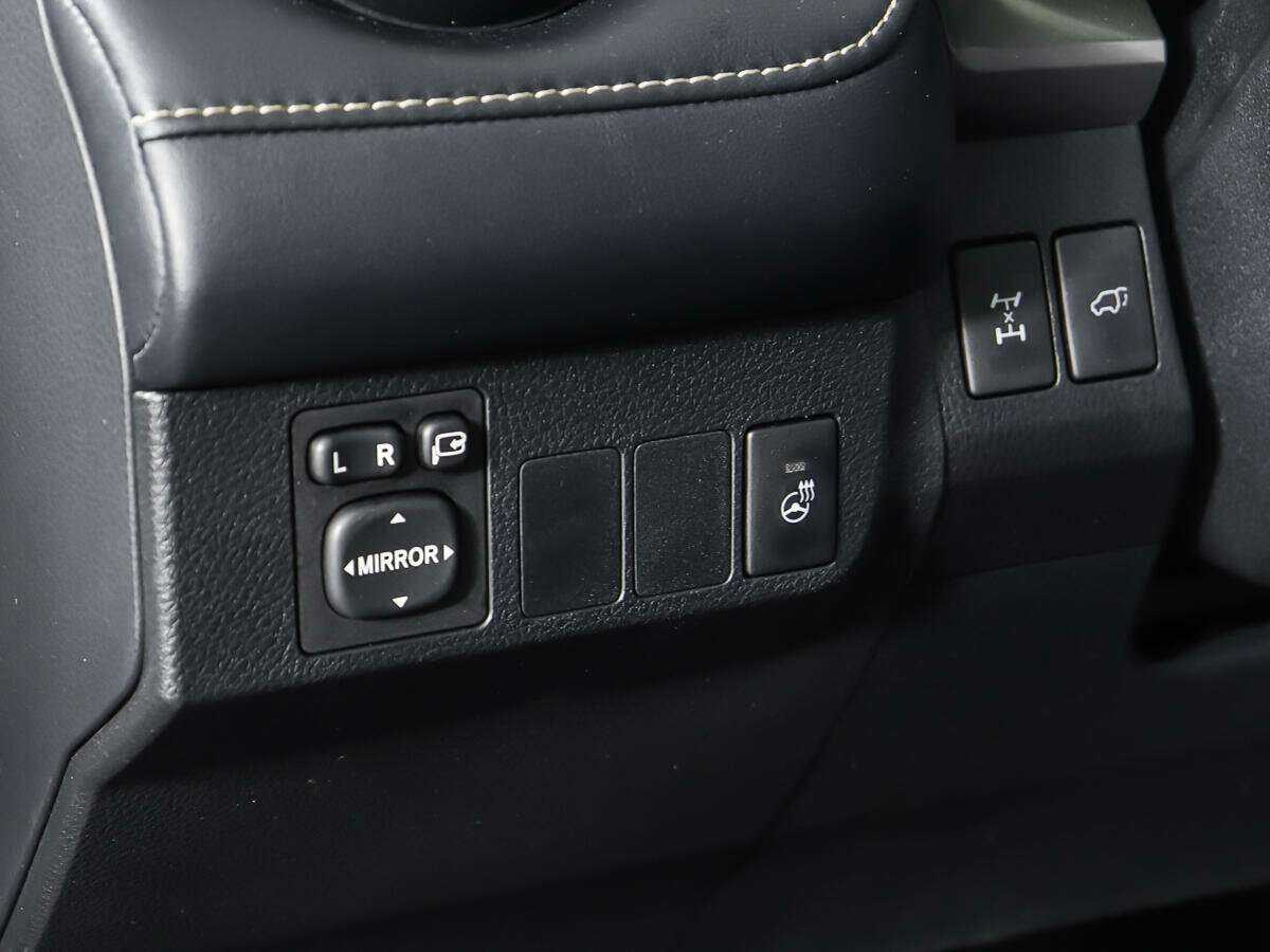 Б/У Тойота Рав4 2018 года. Фото: #15