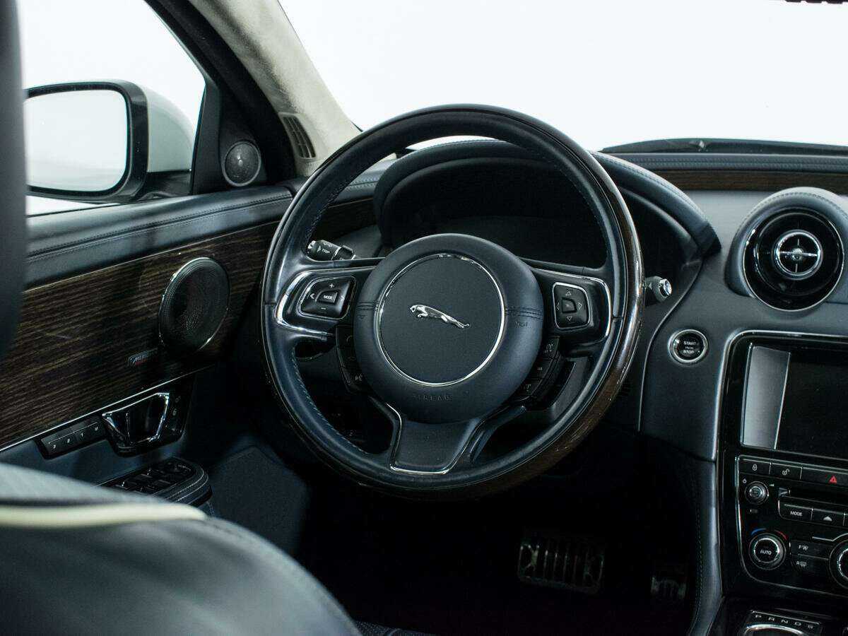 Jaguar XJ 2014 года с пробегом. Фото: #13