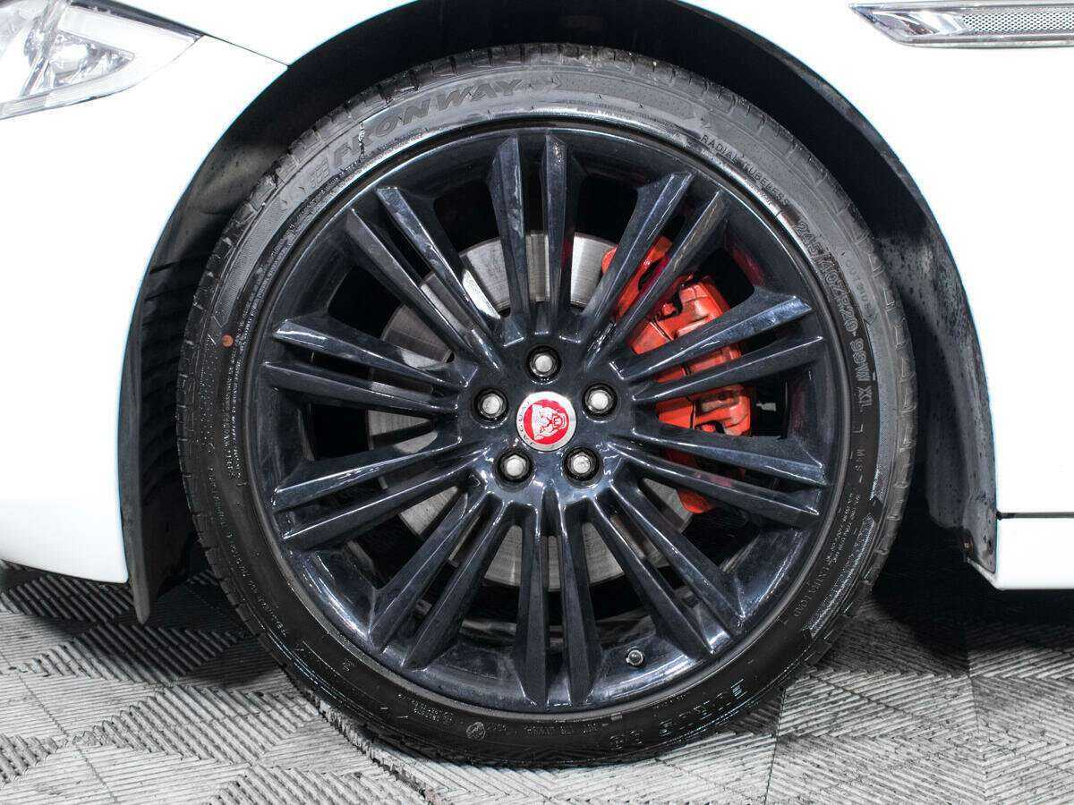 Jaguar XJ 2014 года с пробегом. Фото: #21