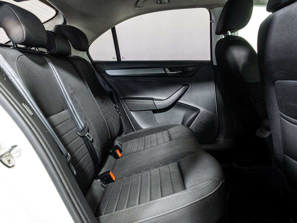 Б/У Шкода Рапид 2017 года. Фото: #11