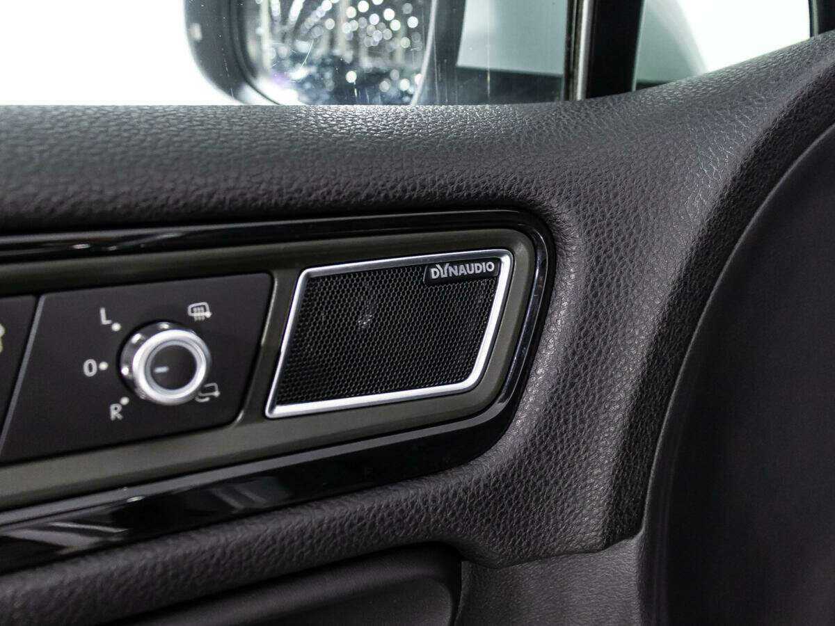 Б/У Фольксваген Туарег 2012 года. Фото: #21