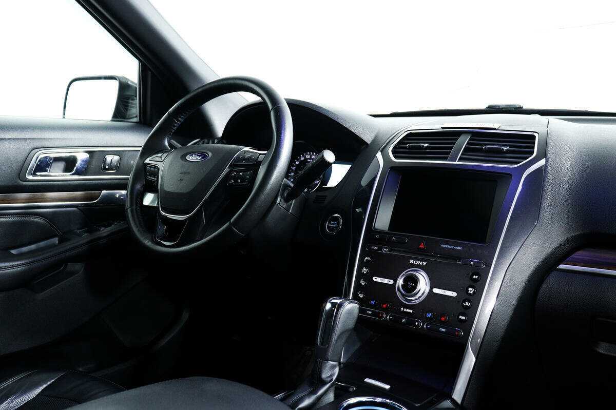 Ford Explorer 2015 года с пробегом. Фото: #8