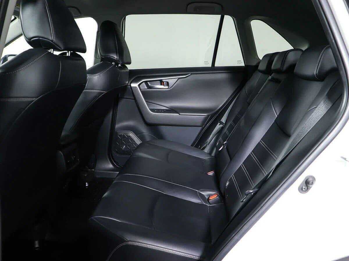 Toyota RAV4 2021 года с пробегом. Фото: #13