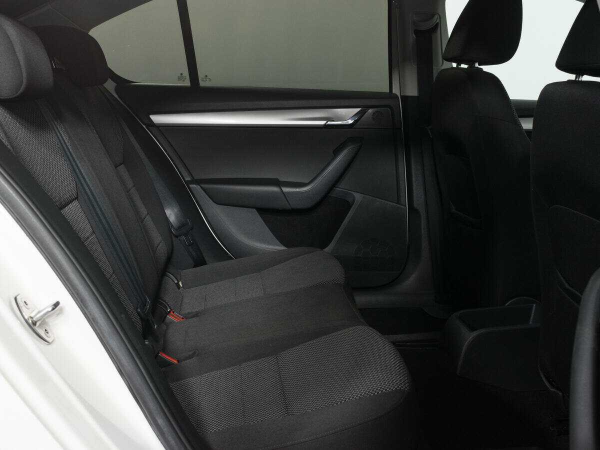 Б/У Шкода Октавия 2015 года. Фото: #6