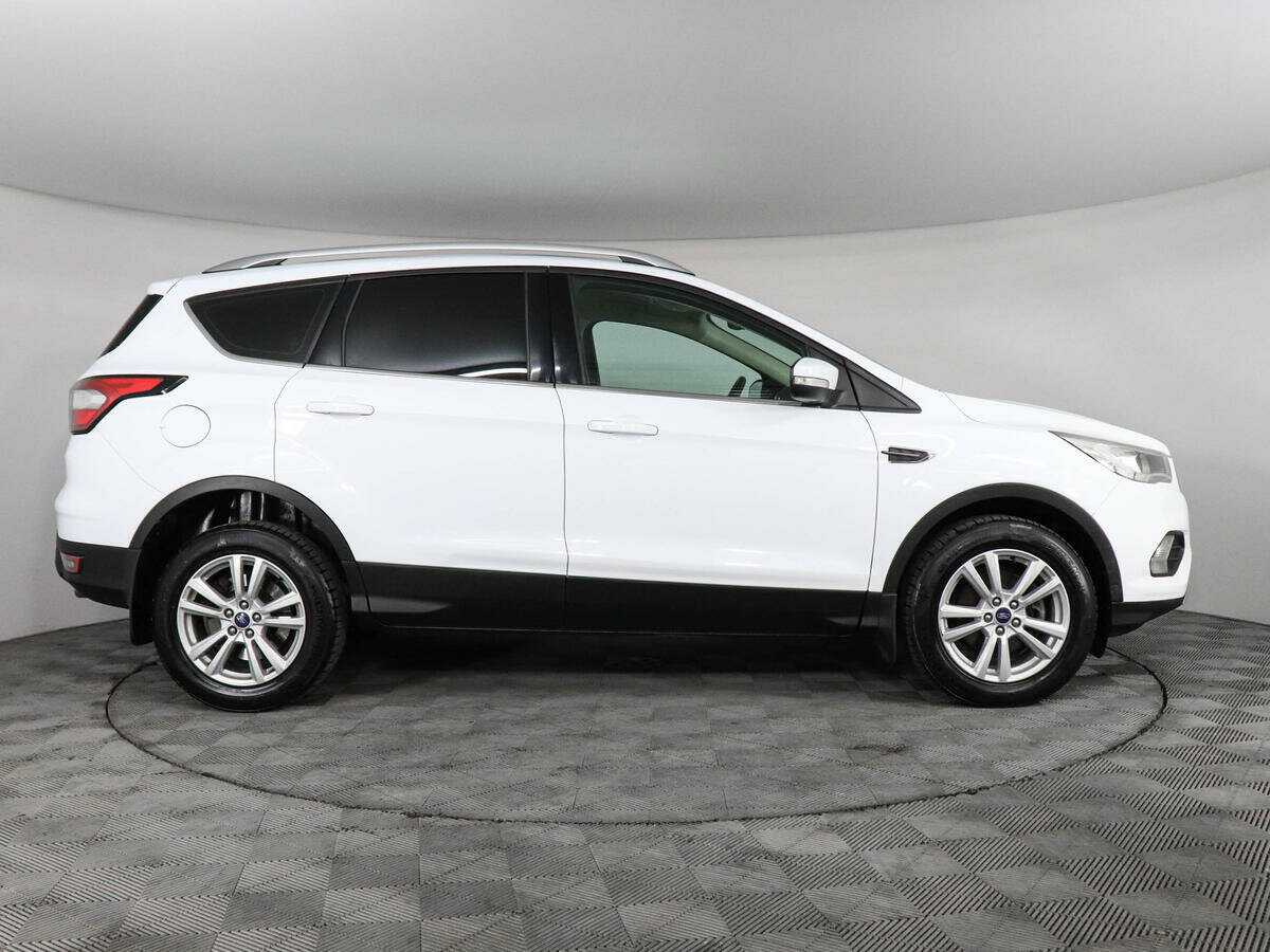 Ford Kuga 2018 года с пробегом. Фото: #3