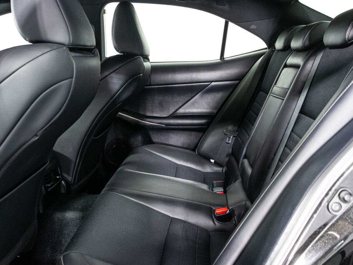 Lexus IS 2014 года с пробегом. Фото: #9
