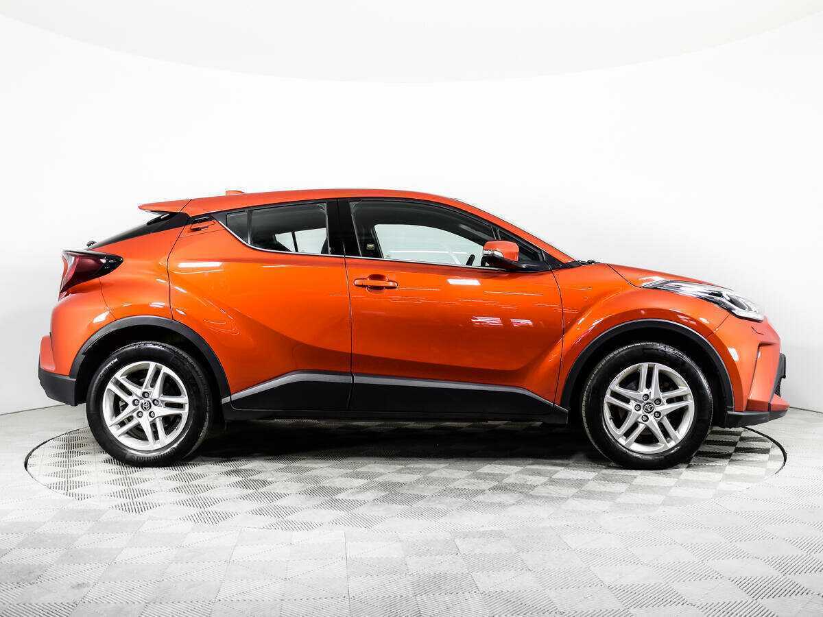 Toyota C-HR 2020 года с пробегом. Фото: #3