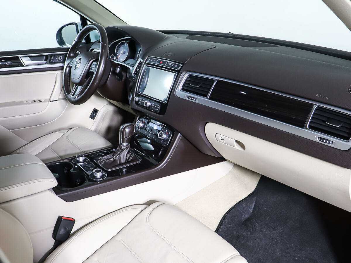 Б/У Фольксваген Туарег 2014 года. Фото: #8