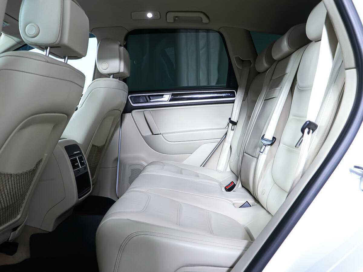 Б/У Фольксваген Туарег 2014 года. Фото: #9