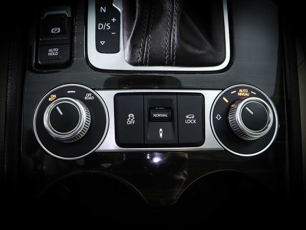 Б/У Фольксваген Туарег 2014 года. Фото: #19