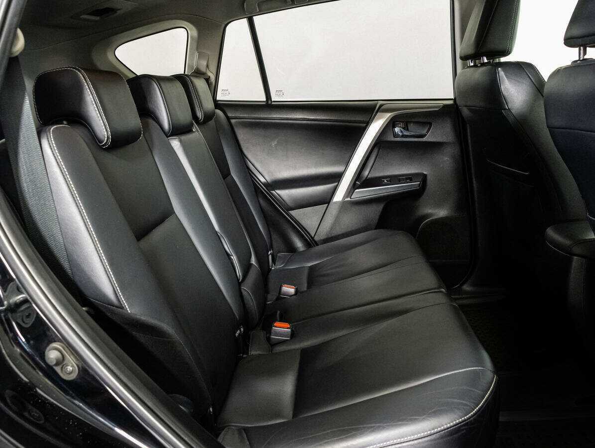 Б/У Тойота Рав4 2016 года. Фото: #9