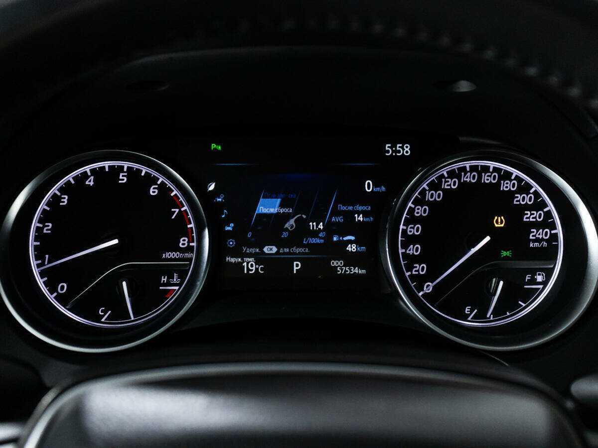 Toyota Camry 2020 года с пробегом. Фото: #11