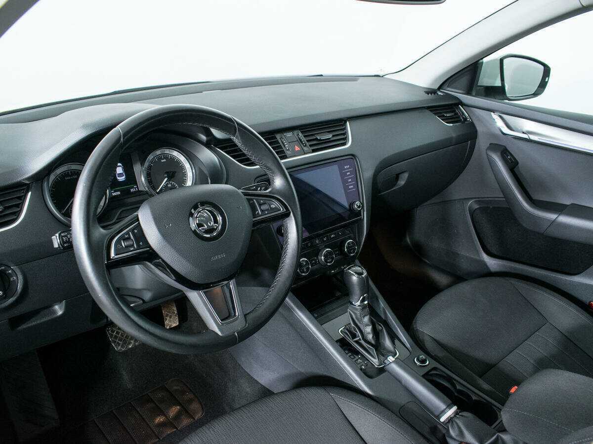 Б/У Шкода Октавия 2017 года. Фото: #12