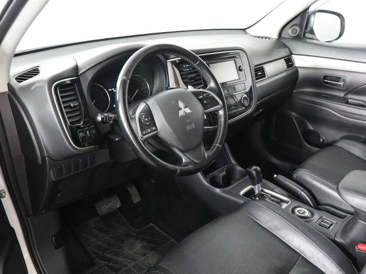 Mitsubishi Outlander 2013 года с пробегом. Фото: #8