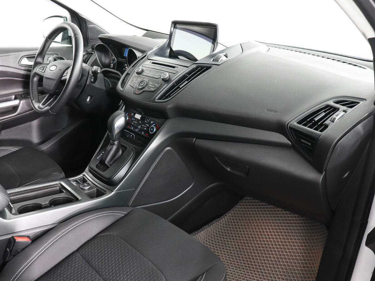 Ford Kuga 2017 года с пробегом. Фото: #9
