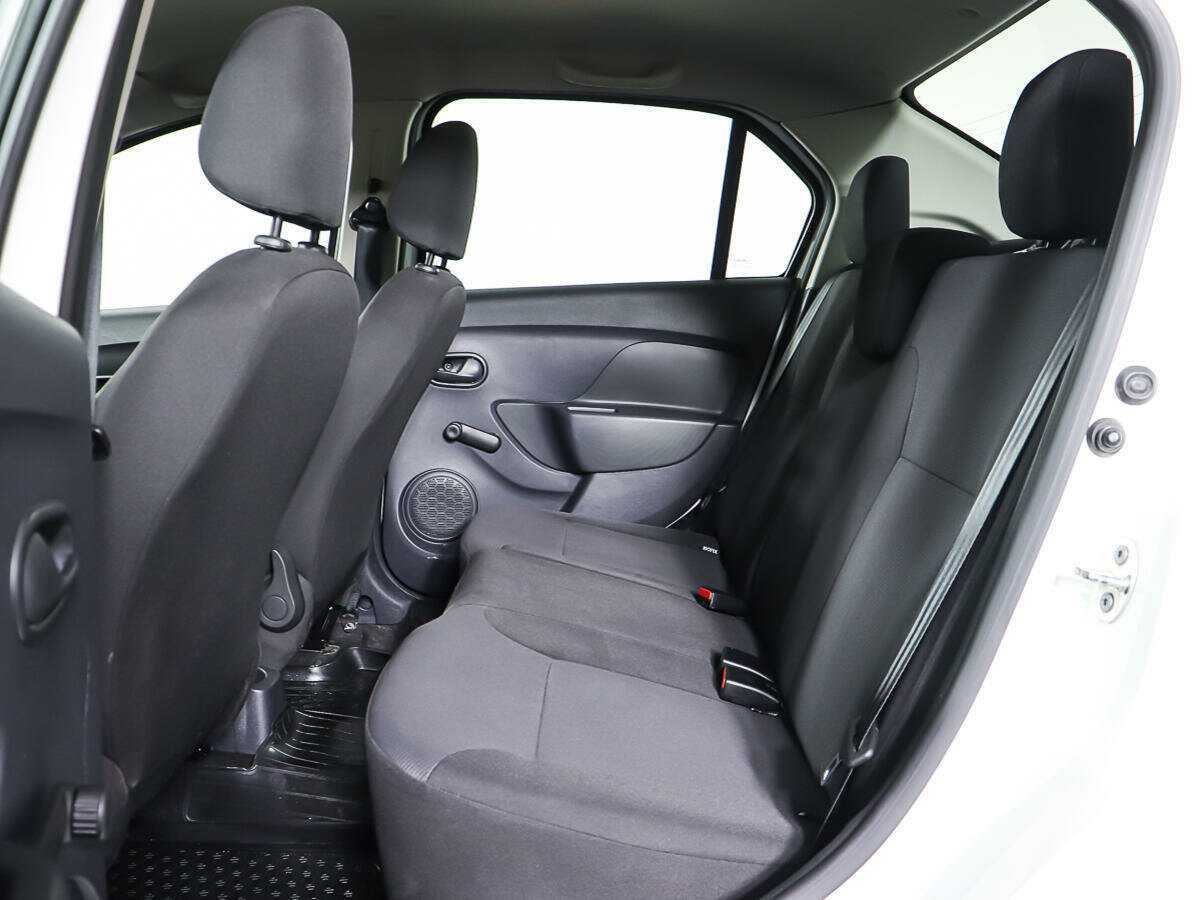 Б/У Рено Логан 2019 года. Фото: #9