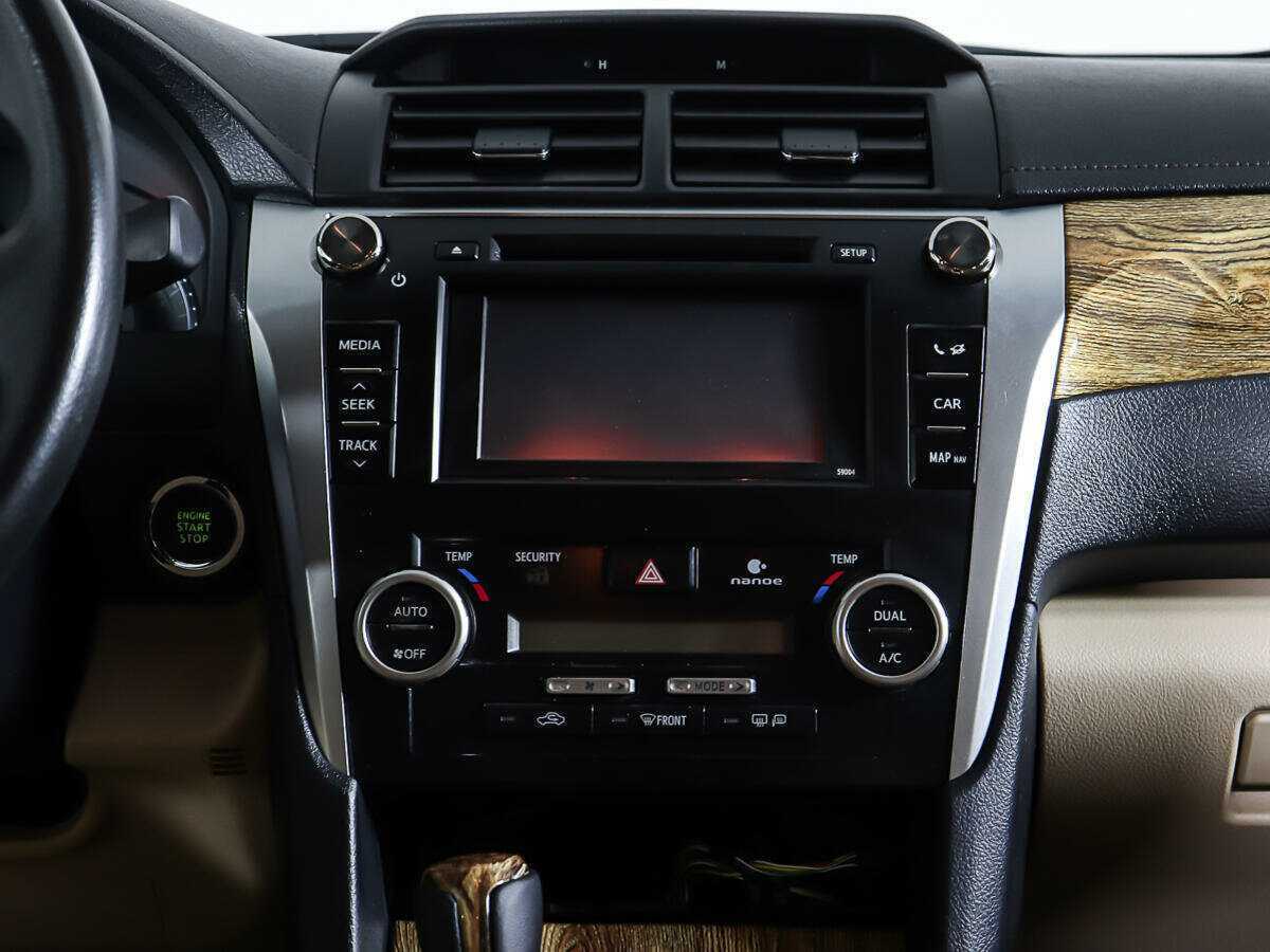 Б/У Тойота Камри 2014 года. Фото: #13