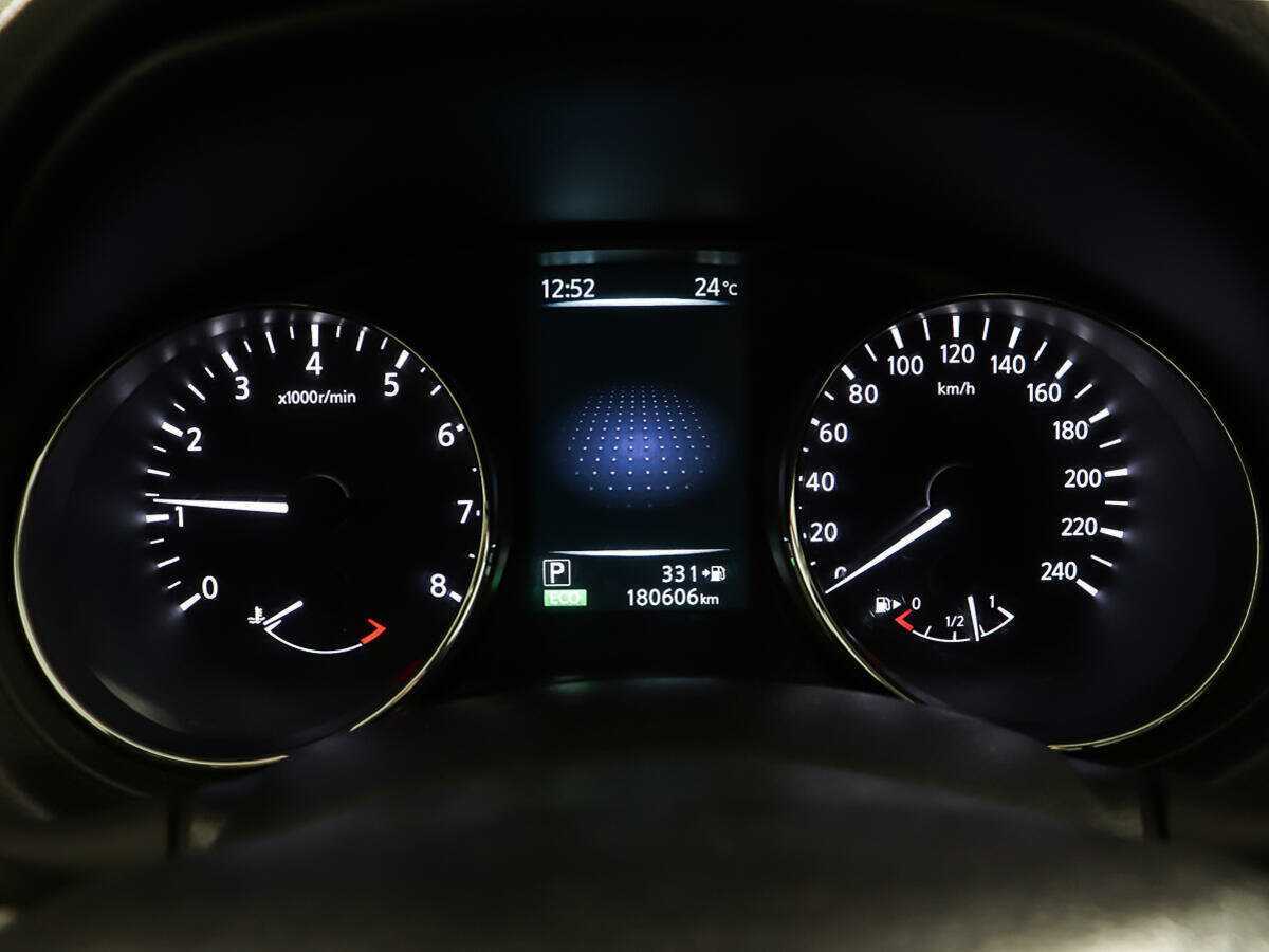 Б/У Ниссан Икс-Трейл 2016 года. Фото: #13