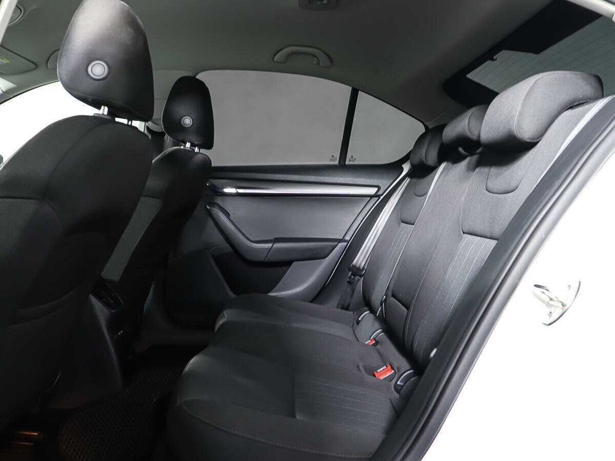 Б/У Шкода Октавия 2019 года. Фото: #9