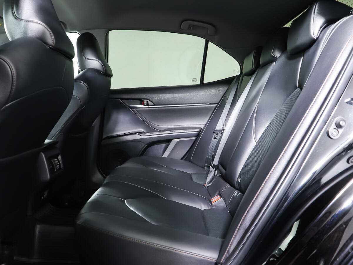 Toyota Camry 2020 года с пробегом. Фото: #9