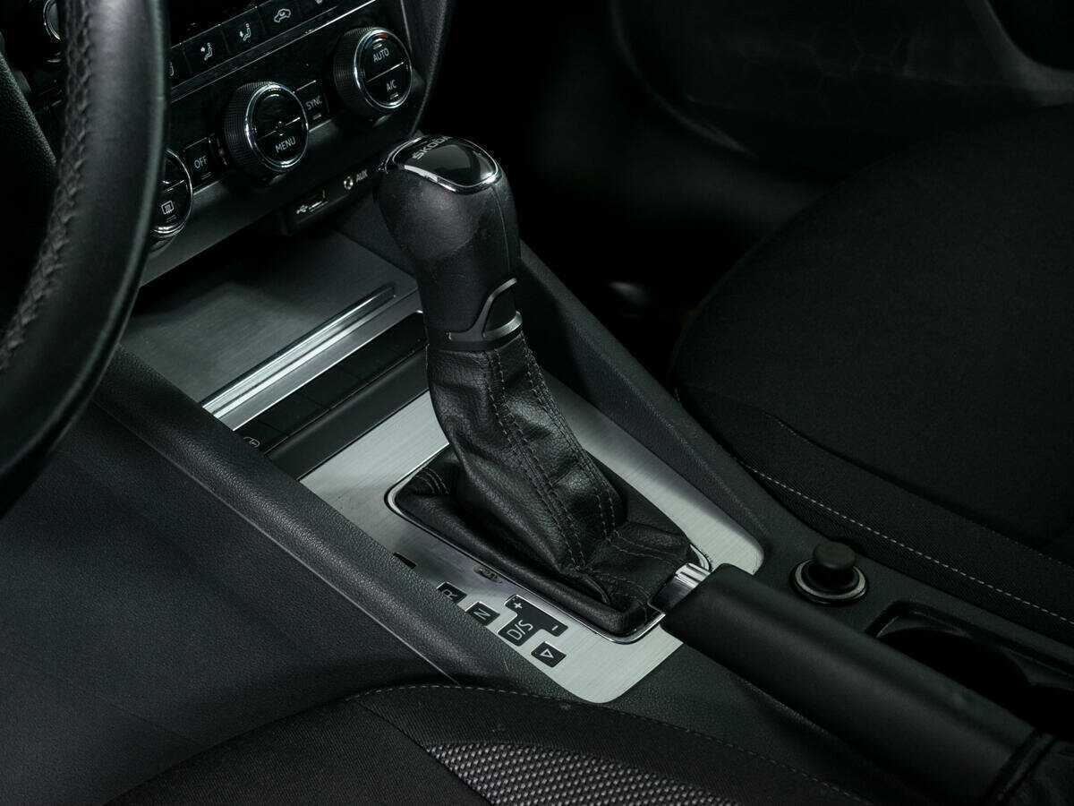 Б/У Шкода Октавия 2017 года. Фото: #11