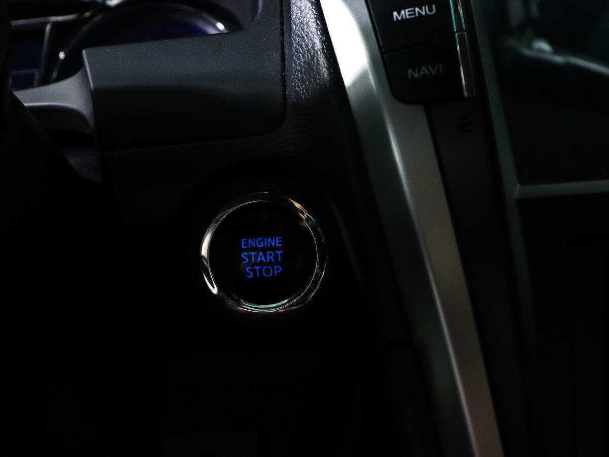 Б/У Тойота Камри 2018 года. Фото: #15