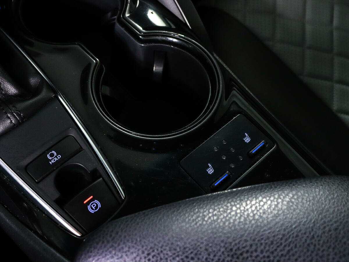 Б/У Тойота Камри 2021 года. Фото: #13