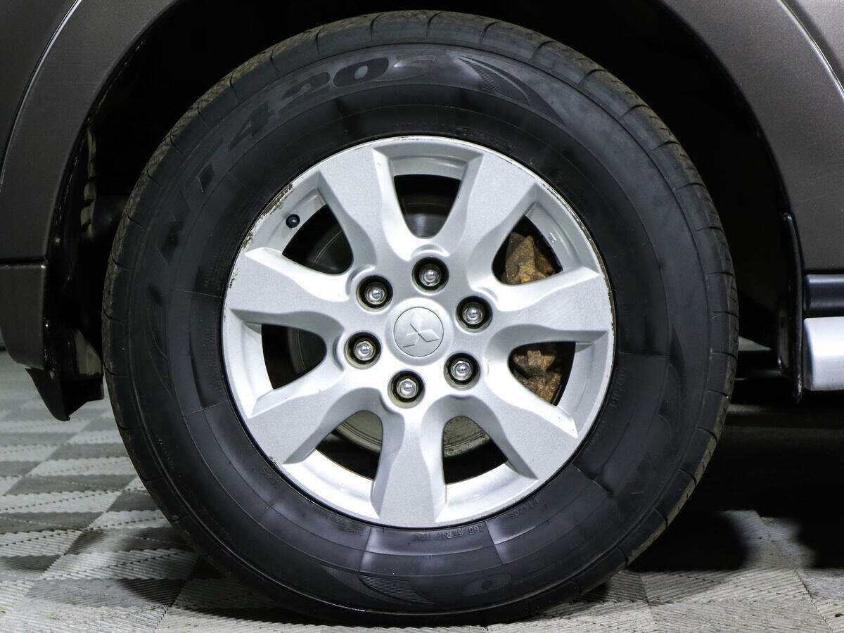 Б/У Митсубиши Паджеро 2014 года. Фото: #15