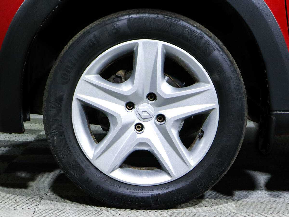 Б/У Рено Сандеро 2016 года. Фото: #15