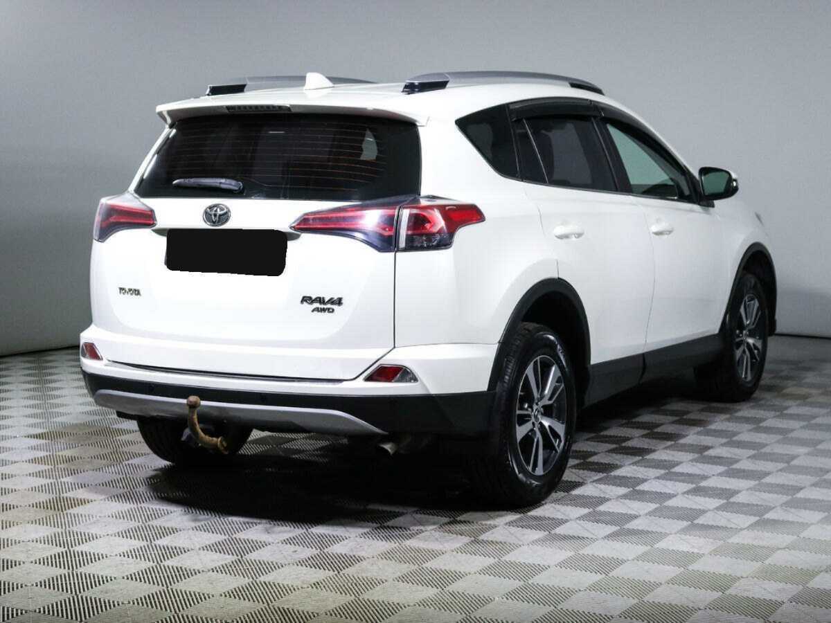 Б/У Тойота Рав4 2017 года. Фото: #3