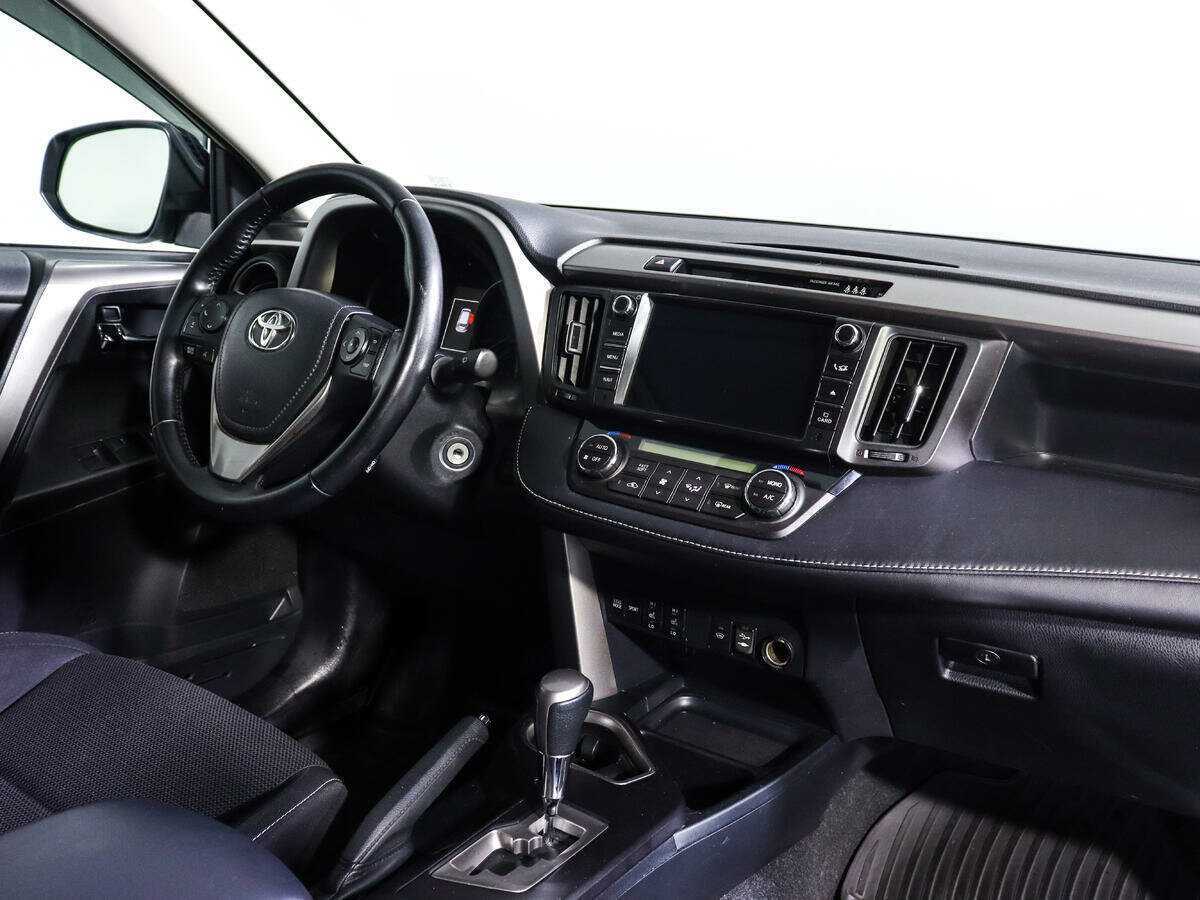 Б/У Тойота Рав4 2017 года. Фото: #6