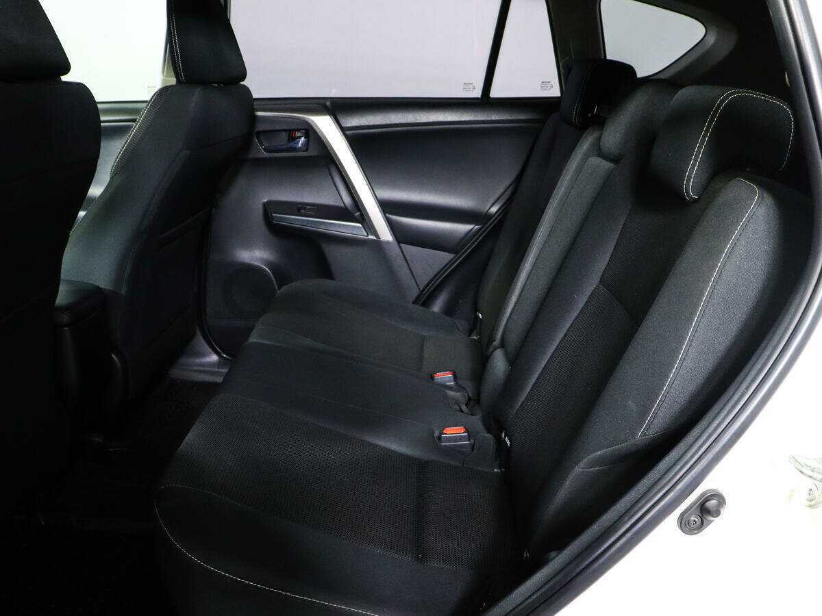 Б/У Тойота Рав4 2017 года. Фото: #7